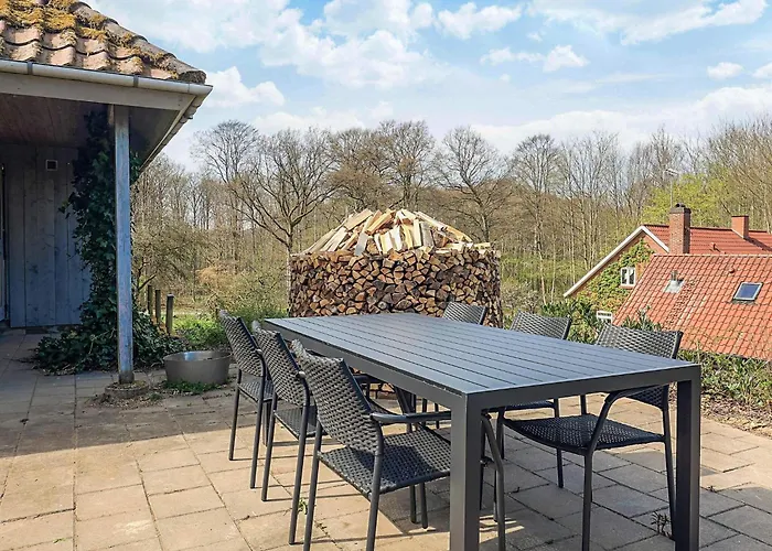 6 Person In * Asperup